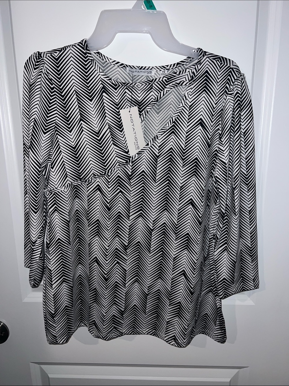 Notations Black and White Chevron Long-Sleeve Top